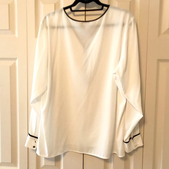 Calvin Klein Plus V-Neck Contrast Trim Zip Blouse - Picture 6 of 8